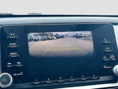 Used 2018 Honda Accord LX image 13