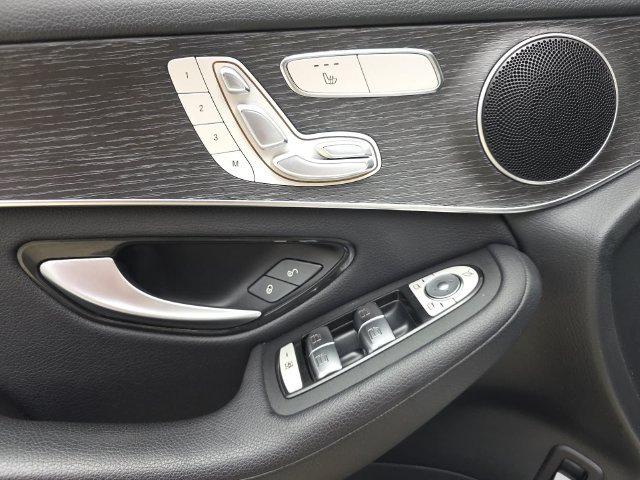 Used 2022 Mercedes-Benz GLC 300 4MATIC image 27