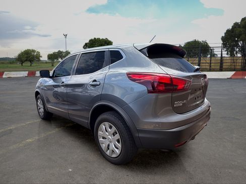 Used 2018 Nissan Rogue Sport S FWD image 4