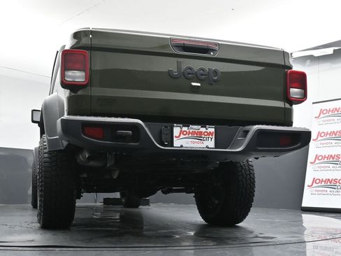 Used 2023 Jeep Gladiator Sport image 37