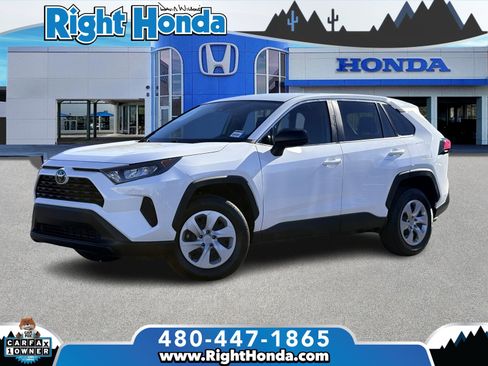 Used 2022 Toyota RAV4 LE w/ Carpet Mat Package (TMS) image 1