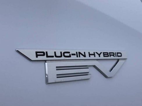 Used 2025 Mitsubishi Outlander SE image 9