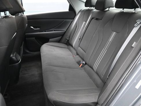 Used 2025 Hyundai Elantra SEL FWD image 28