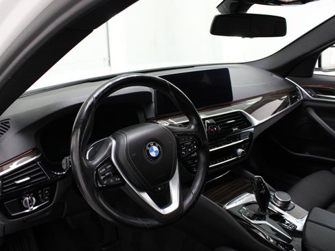 Used 2021 BMW 530i w/ Convenience Package RWD image 46