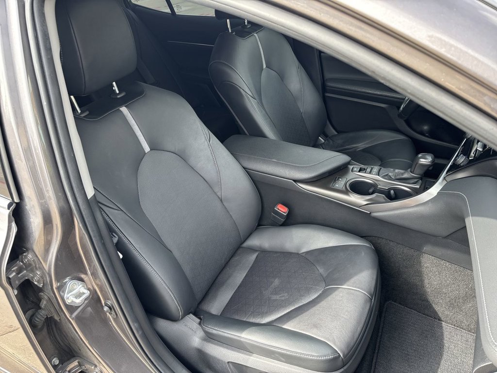 Used 2021 Toyota Camry XSE w/ Carpet Mat Package (TMS) FWD image 32