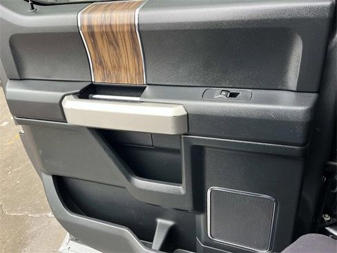 Used 2019 Ford F150 Lariat image 18