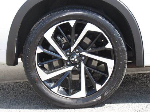 Used 2024 Mitsubishi Outlander 4WD Plug-In Hybrid image 41