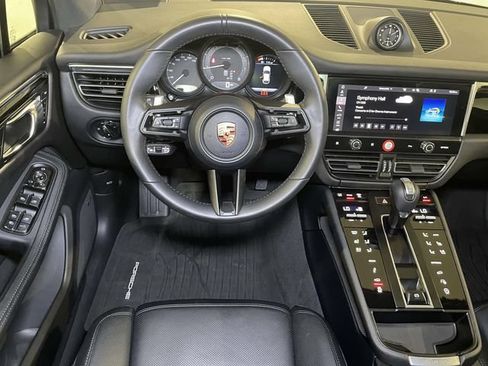 Certified 2026 Porsche Macan AWD/4WD image 25