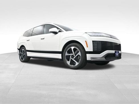 New 2026 Hyundai Ioniq 9 Calligraphy image 32