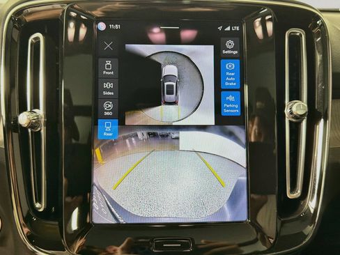 Certified 2024 Volvo XC40 B5 Plus AWD/4WD image 14