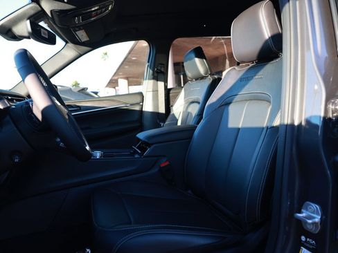 New 2025 Jeep Grand Cherokee L Overland image 13