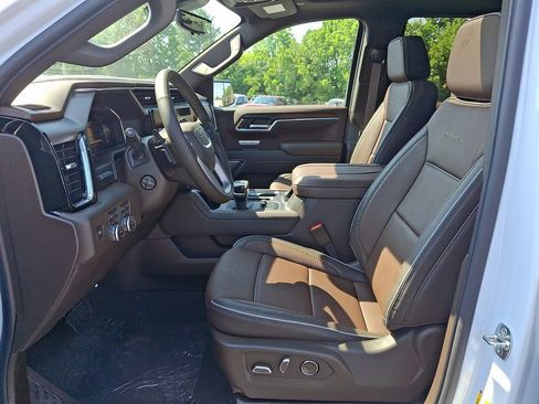 New 2026 GMC Sierra 1500 Denali w/ Denali Reserve Package AWD/4WD image 7