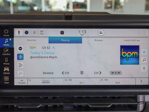 Used 2025 Jeep Wrangler Sport image 14