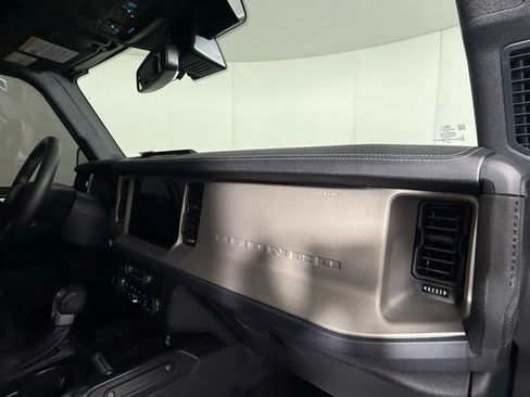 Used 2025 Ford Bronco Outer Banks AWD/4WD image 34