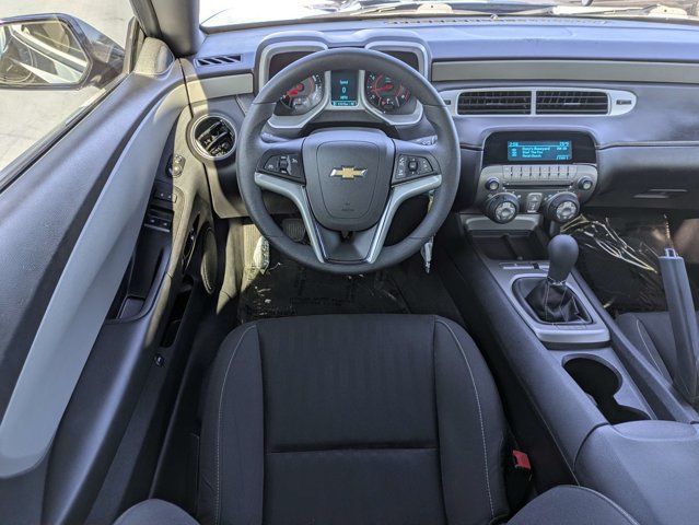 Used 2015 Chevrolet Camaro LS RWD image 17