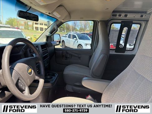 Used 2018 Chevrolet Express 2500 w/ Driver Convenience Package RWD image 14