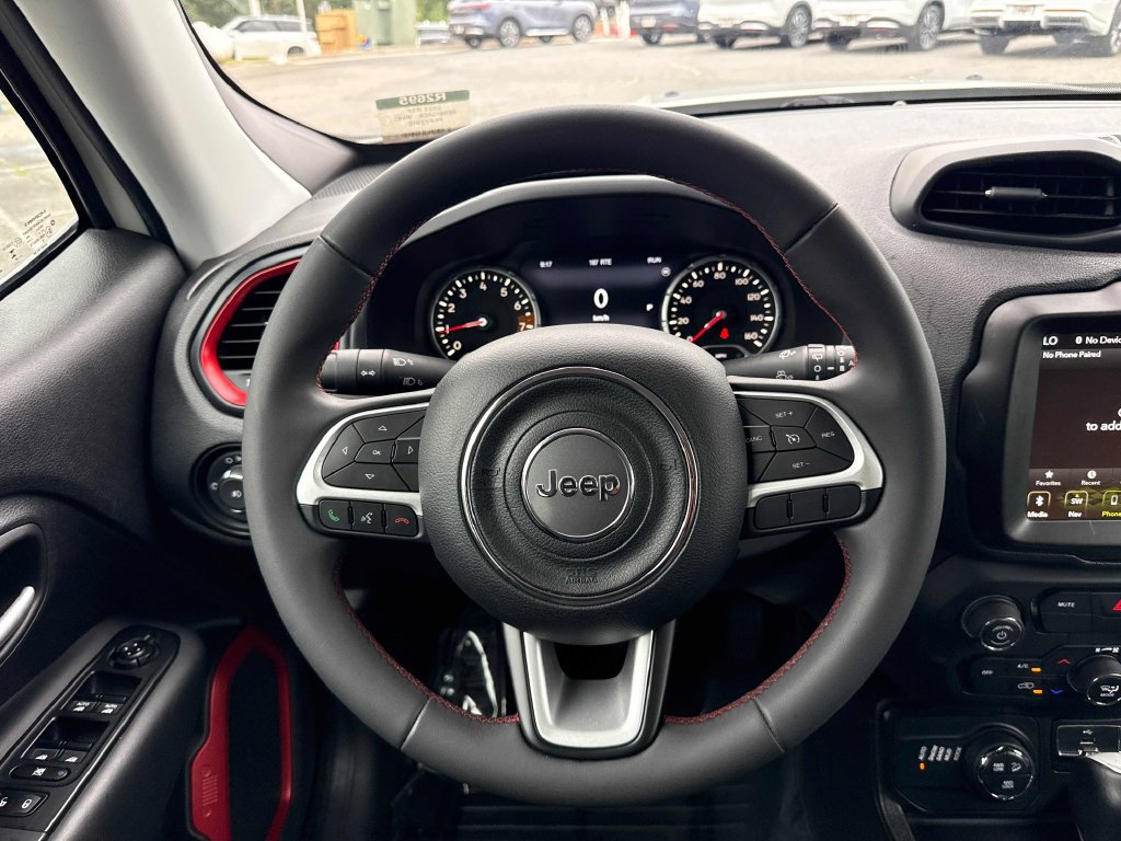 Used 2023 Jeep Renegade Trailhawk AWD/4WD image 17