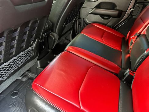 Used 2023 Jeep Wrangler Unlimited Rubicon 4xe image 11