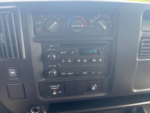 Used 2005 Chevrolet Express 3500 Extended Passenger w/ LS Preferred Equipment Group image 14