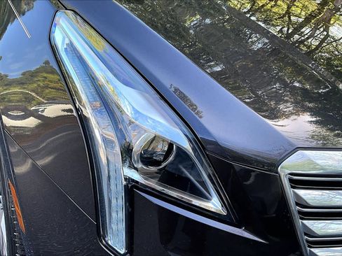 Used 2018 Cadillac XT5 FWD image 27