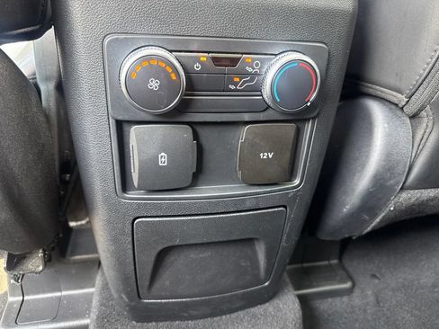 Used 2022 Ford Explorer XLT w/ Equipment Group 202A AWD/4WD image 27