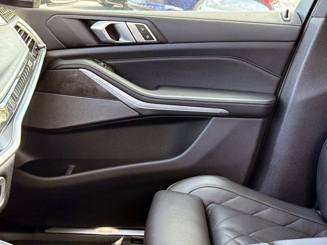 Certified 2024 BMW X5 sDrive40i w/ Premium Package RWD image 23