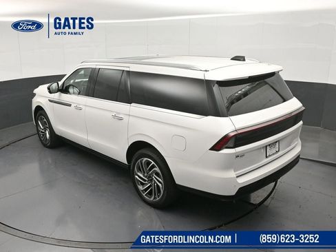 New 2025 Lincoln Navigator L Reserve image 59