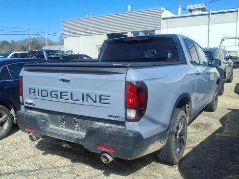 Used 2024 Honda Ridgeline Sport image 2