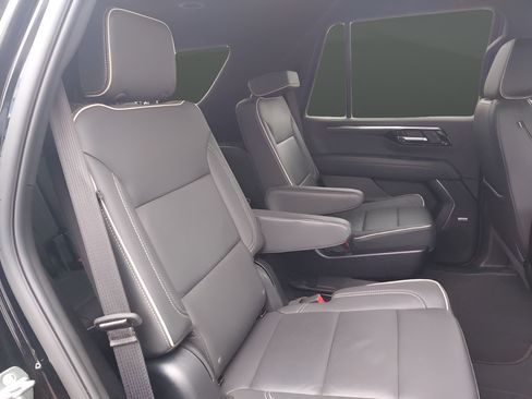 Used 2025 Chevrolet Tahoe Premier AWD/4WD image 24