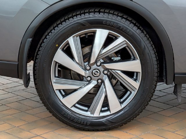 Used 2020 Nissan Murano SL w/ Moonroof Package AWD/4WD image 10