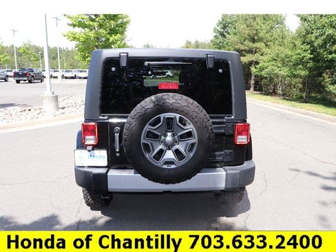 Used 2015 Jeep Wrangler Unlimited Sahara w/ Connectivity Group AWD/4WD image 6
