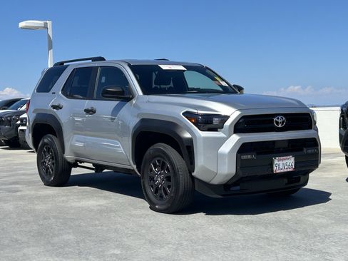 Certified 2026 Toyota 4Runner SR5 AWD/4WD image 2