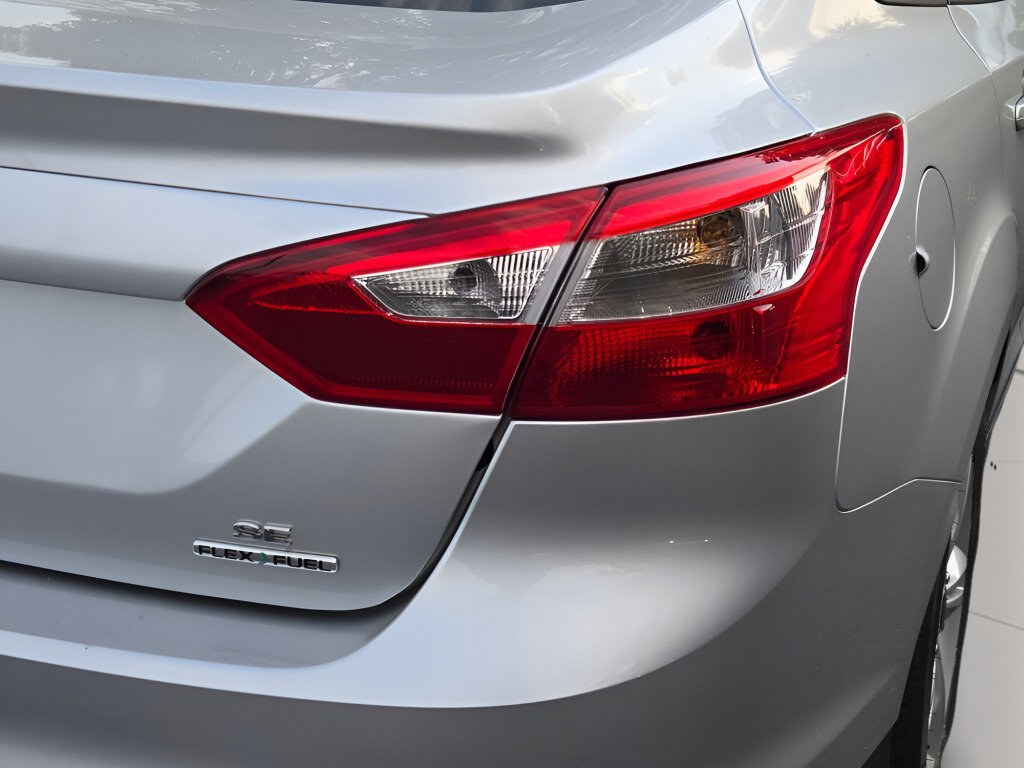 Used 2014 Ford Focus SE FWD image 10