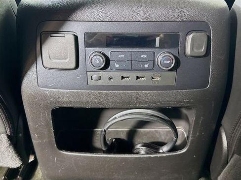 Used 2018 Chevrolet Tahoe Premier AWD/4WD image 30