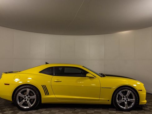 Used 2010 Chevrolet Camaro SS w/ RS Package RWD image 13