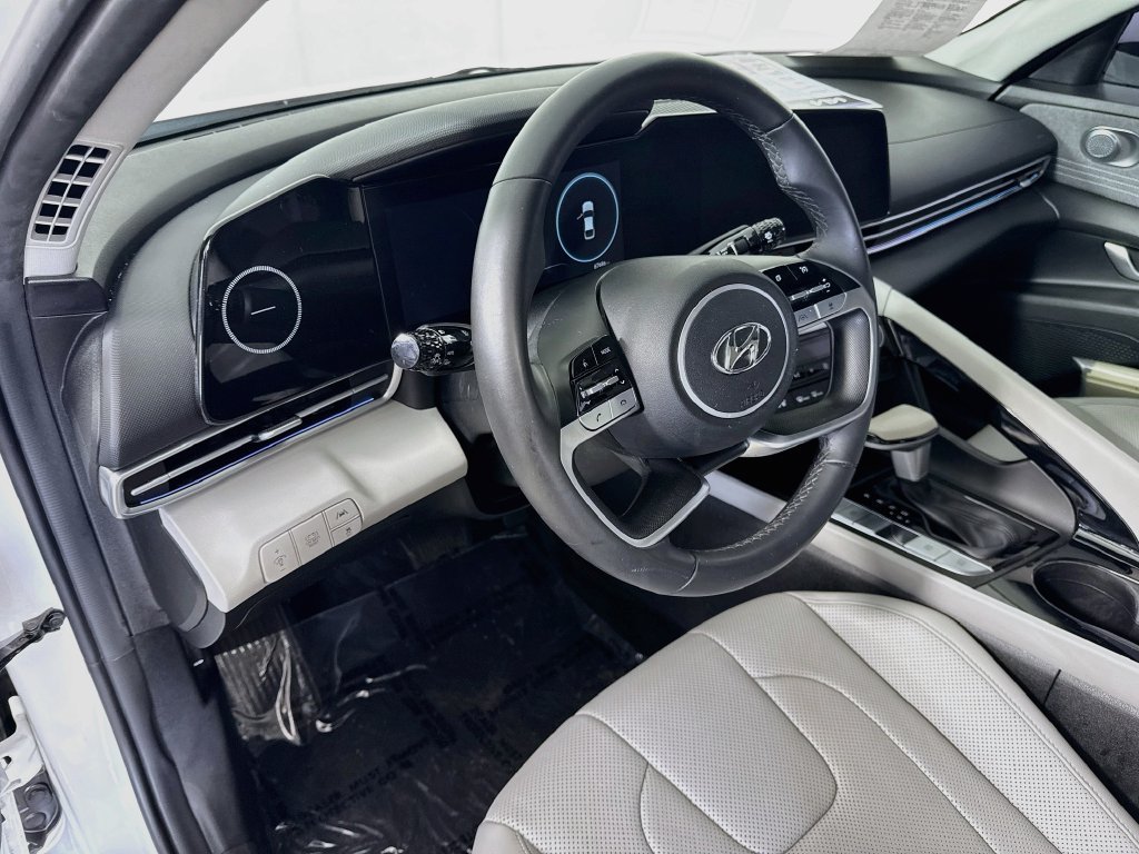 Used 2023 Hyundai Elantra Limited FWD image 10