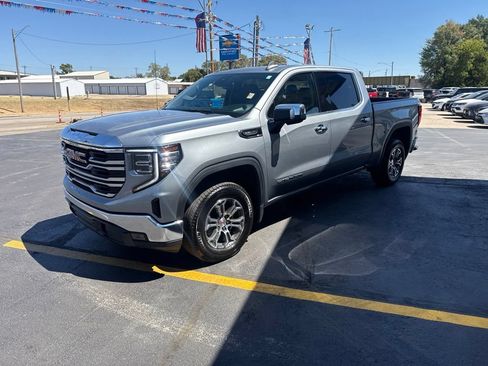 Used 2025 GMC Sierra 1500 SLT AWD/4WD image 9