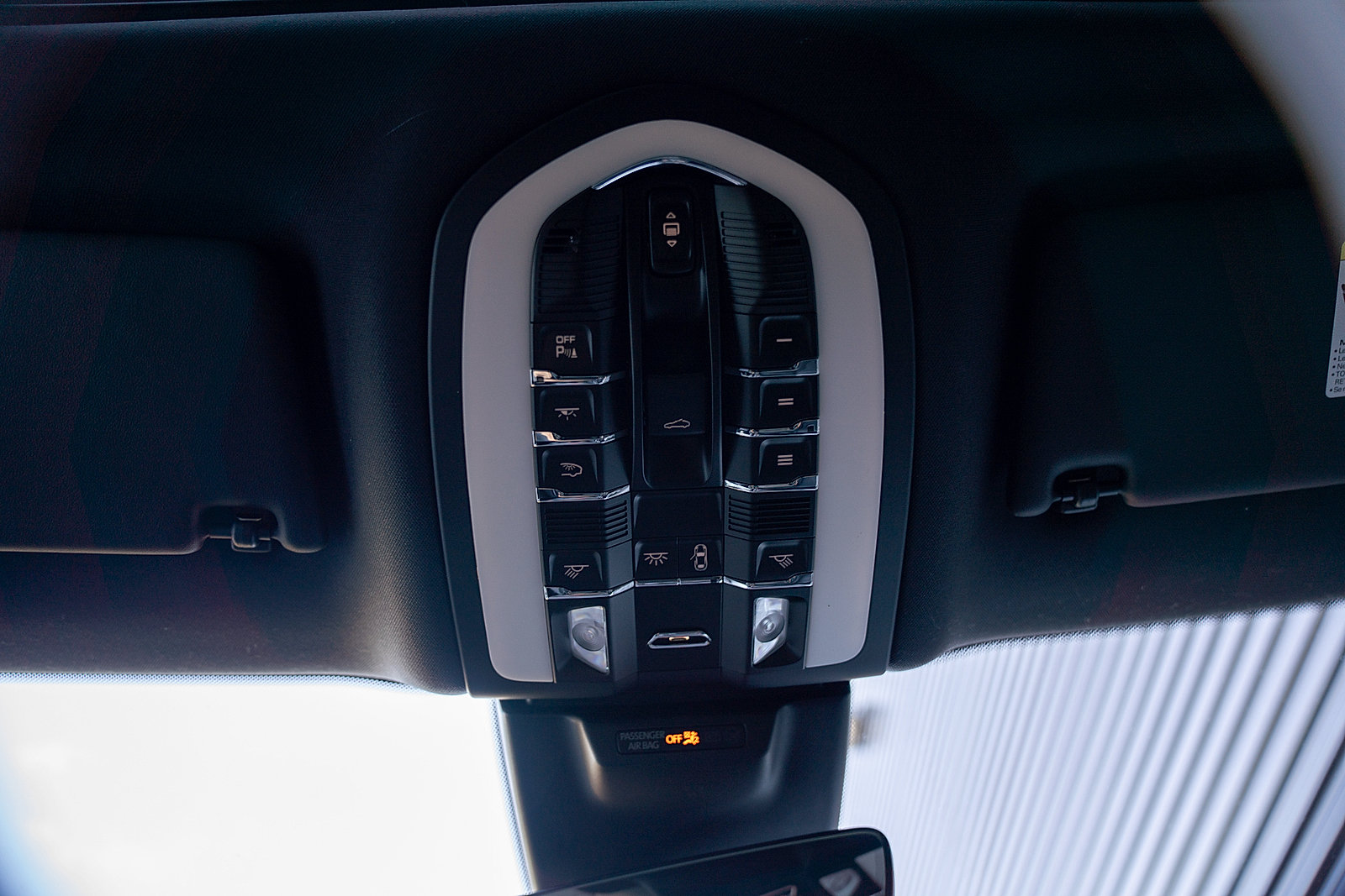 Certified 2026 Porsche Macan AWD/4WD image 10