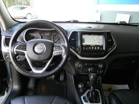 Used 2014 Jeep Cherokee Trailhawk w/ Comfort/Convenience Group AWD/4WD image 17