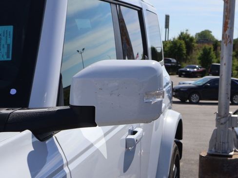 Used 2025 Ford Bronco Outer Banks AWD/4WD image 3