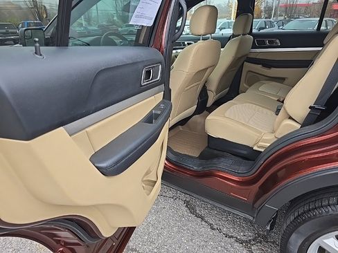 Used 2016 Ford Explorer XLT w/ Equipment Group 201A image 13