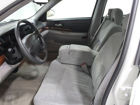 Used 2005 Buick Le Sabre Custom image 3