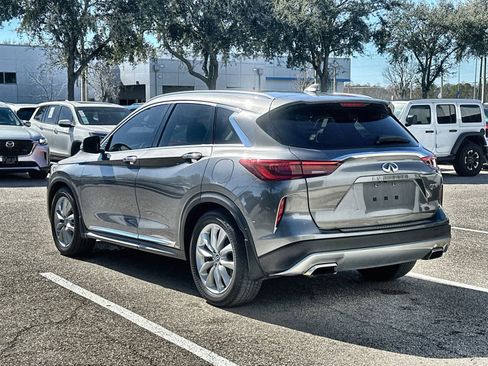 Used 2019 INFINITI QX50 Luxe w/ Navigation Package FWD image 4