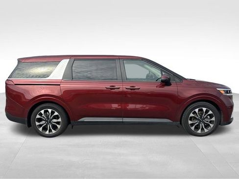 Used 2024 Kia Carnival EX FWD image 6