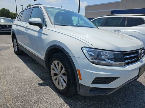Used 2018 Volkswagen Tiguan SE AWD/4WD image 3