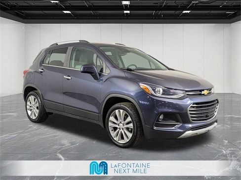 Used 2019 Chevrolet Trax Premier w/ LPO, Cargo Package image 7