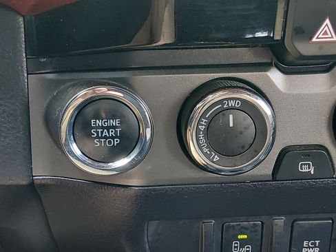Used 2016 Toyota Tacoma TRD Sport w/ Premium & Technology Package AWD/4WD image 25