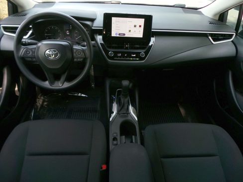 Used 2025 Toyota Corolla LE FWD image 6