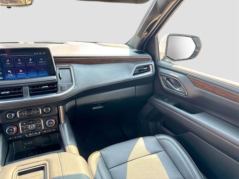 Used 2023 Chevrolet Suburban High Country w/ Premium Package image 24