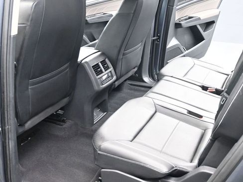 Used 2021 Volkswagen Atlas SE w/ Panoramic Sunroof Package image 12